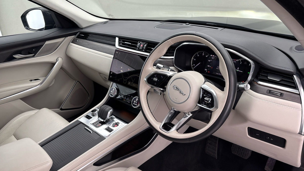 Used Jaguar F-Pace 2022 for sale - 76630346: Photo 5