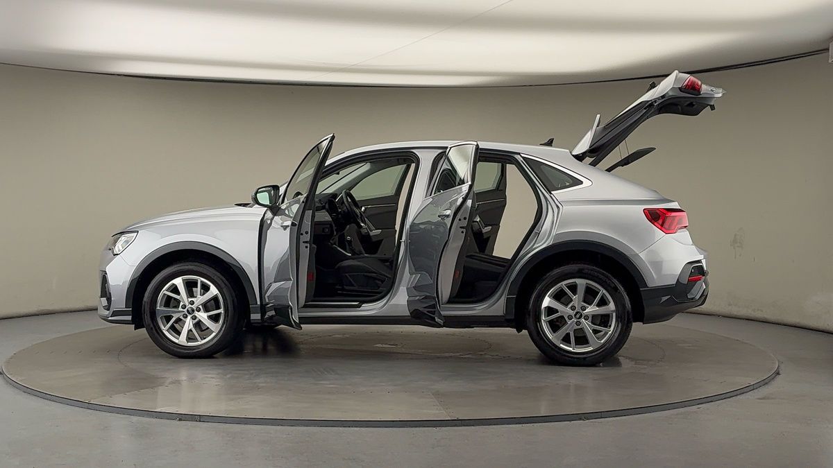 Used Audi Q3 2020 for sale - 77089589: Photo 46