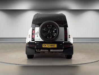 Used Land Rover Defender 110 2022 for sale - 78632800: Photo