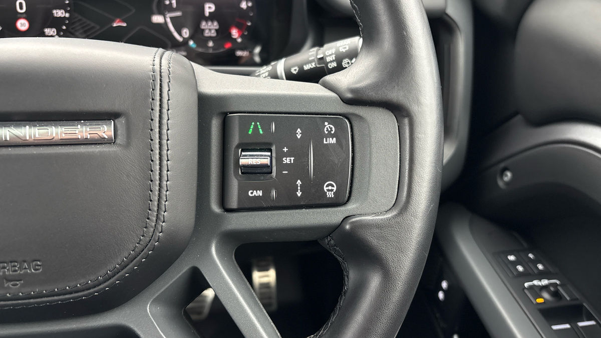 Used Land Rover Defender 2023 for sale - 77584259: Photo 14