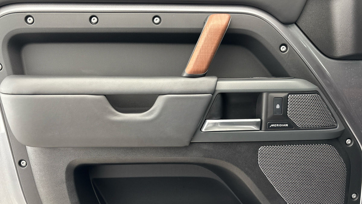 Used Land Rover Defender 2023 for sale - 77584259: Photo 19