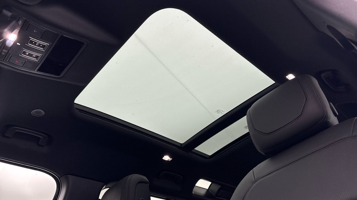 Used Land Rover Defender 2023 for sale - 77584259: Photo 6