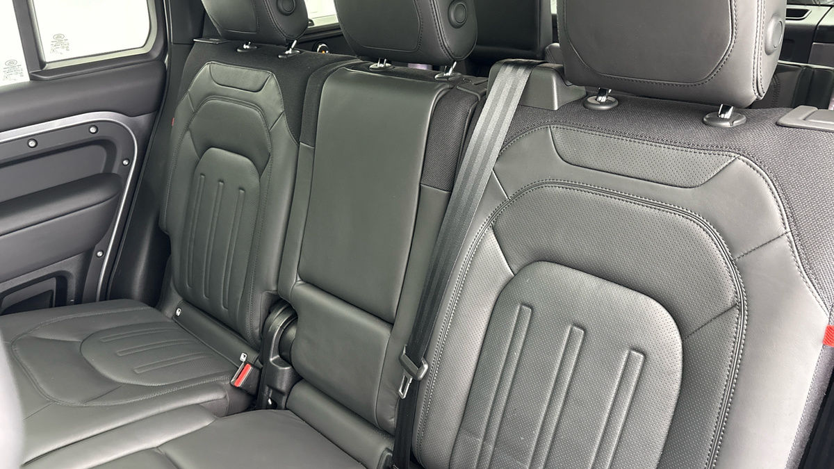 Used Land Rover Defender 2023 for sale - 77584259: Photo 8