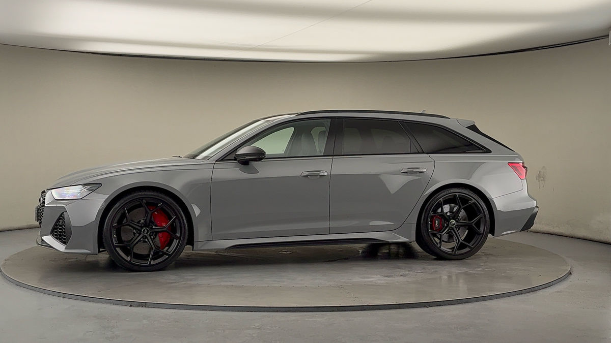 Used Audi RS6 Avant 2025 for sale - 76547570: Photo 32