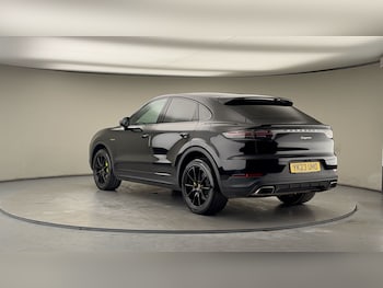 Used Porsche Cayenne 2023 for sale - 77622202: Photo