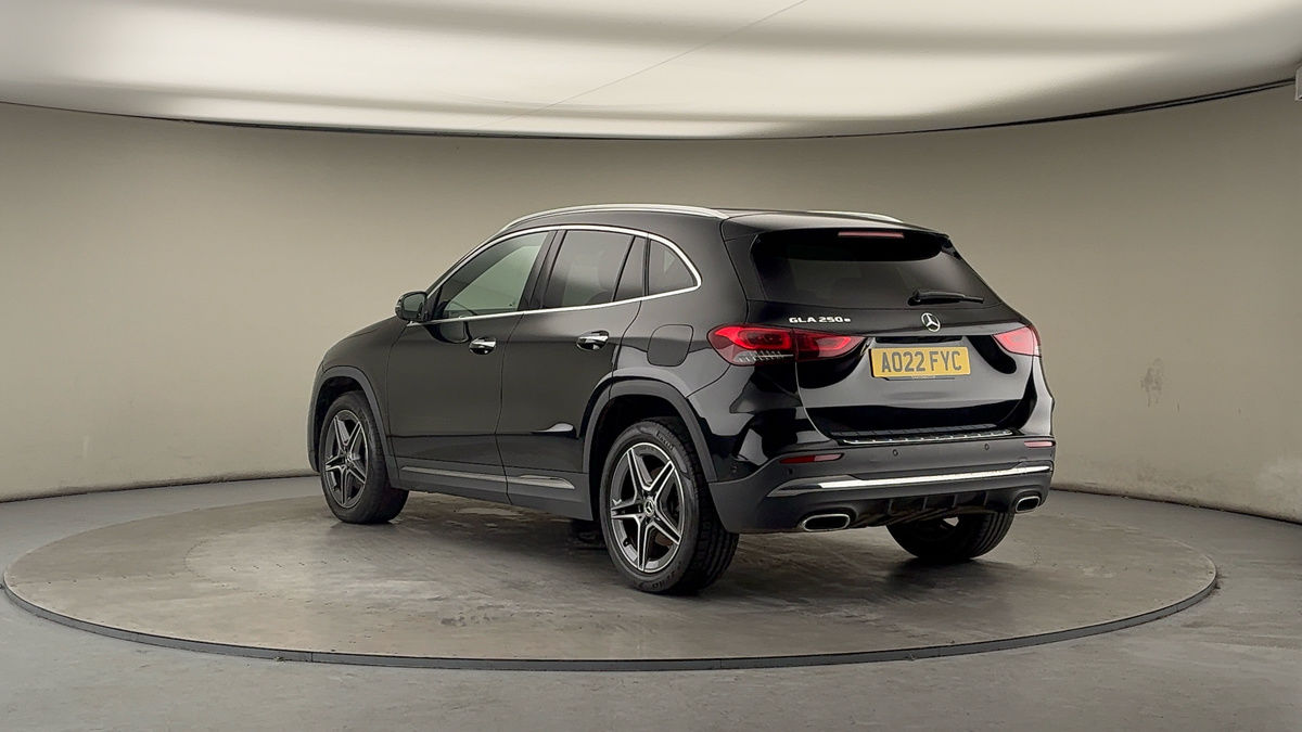 Used Mercedes-Benz GLA 2022 for sale - 77342432: Photo 2