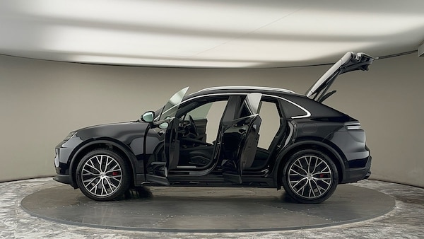 Used Porsche Macan 2024 for sale - 75729969: Photo 46