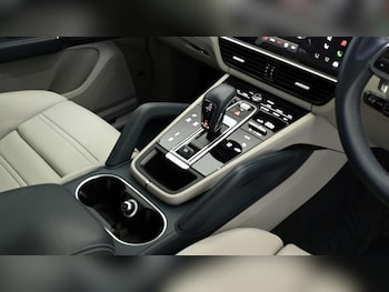 Used Porsche Cayenne 2021 for sale - 75445332: Photo