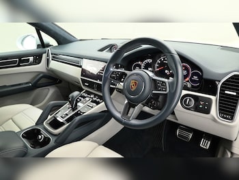 Used Porsche Cayenne 2021 for sale - 75445332: Photo