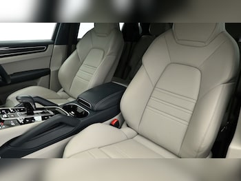 Used Porsche Cayenne 2021 for sale - 75445332: Photo
