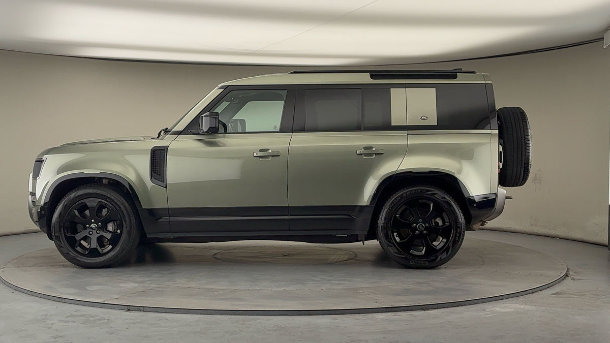 Used Land Rover Defender 110 2021 for sale - 77521797: Photo 15