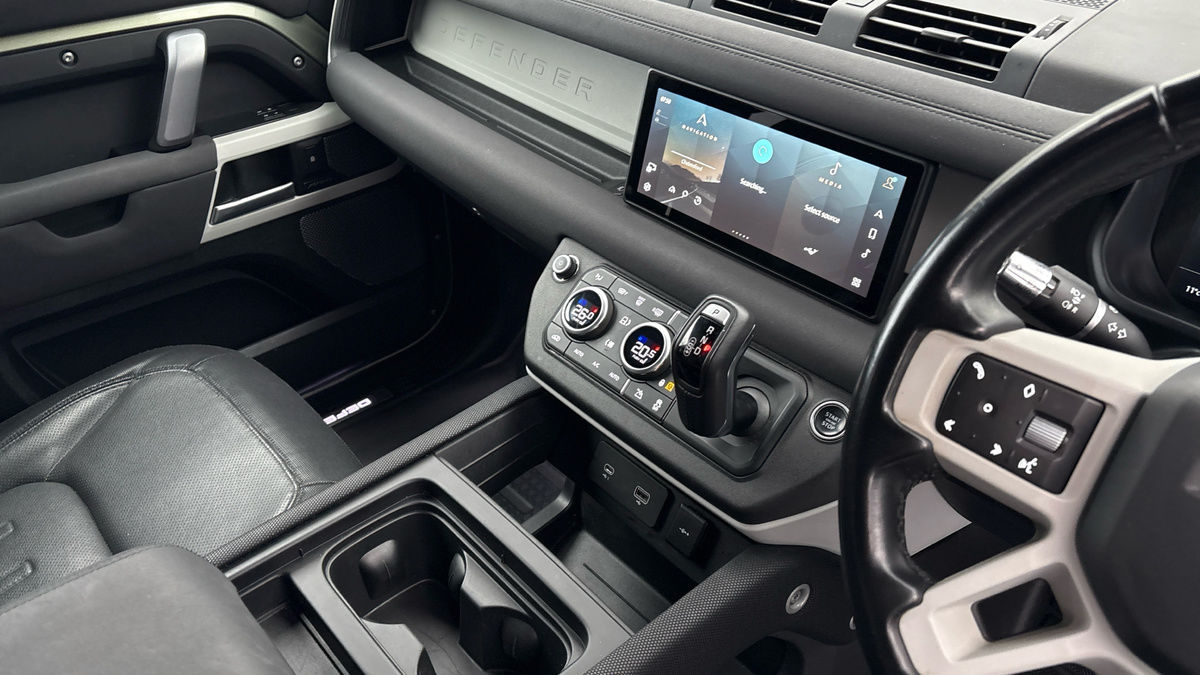 Used Land Rover Defender 110 2021 for sale - 77521797: Photo 18