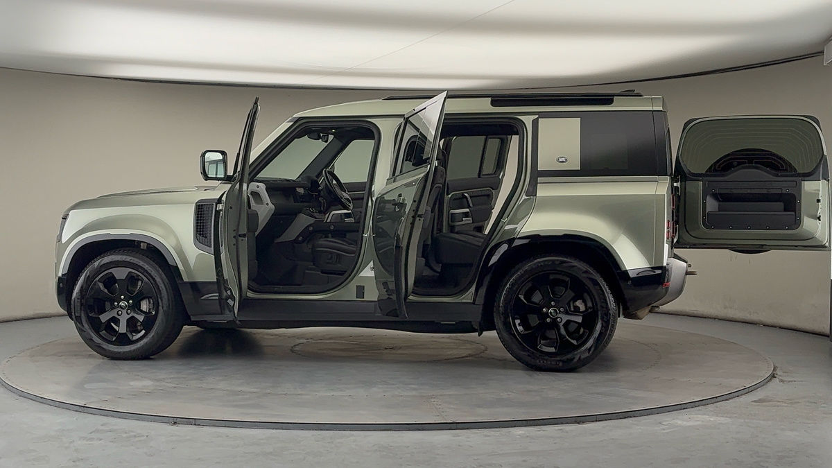 Used Land Rover Defender 110 2021 for sale - 77521797: Photo 46