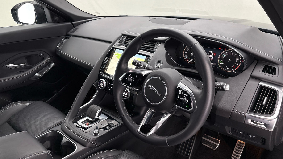 Used Jaguar E-Pace 2023 for sale - 76655654: Photo 5