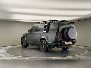 Used Land Rover Defender 130 2023 for sale - 75753603: Photo