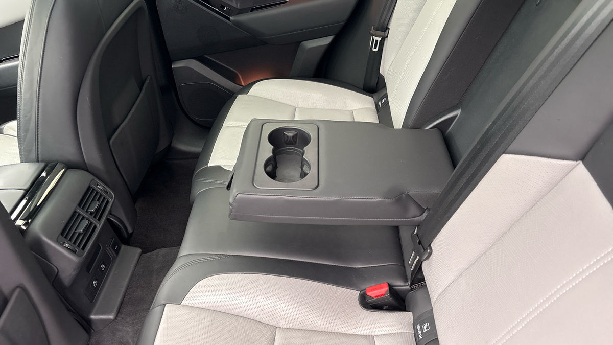 Used Land Rover Range Rover Velar 2023 for sale - 78004141: Photo 9