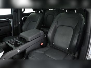 Used Land Rover Defender 110 2024 for sale - 74107086: Photo