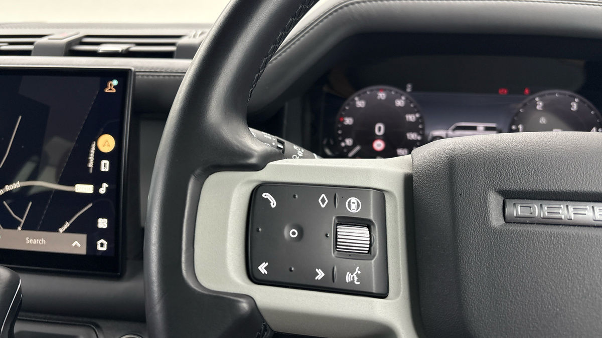 Used Land Rover Defender 130 2023 for sale - 78018077: Photo 13