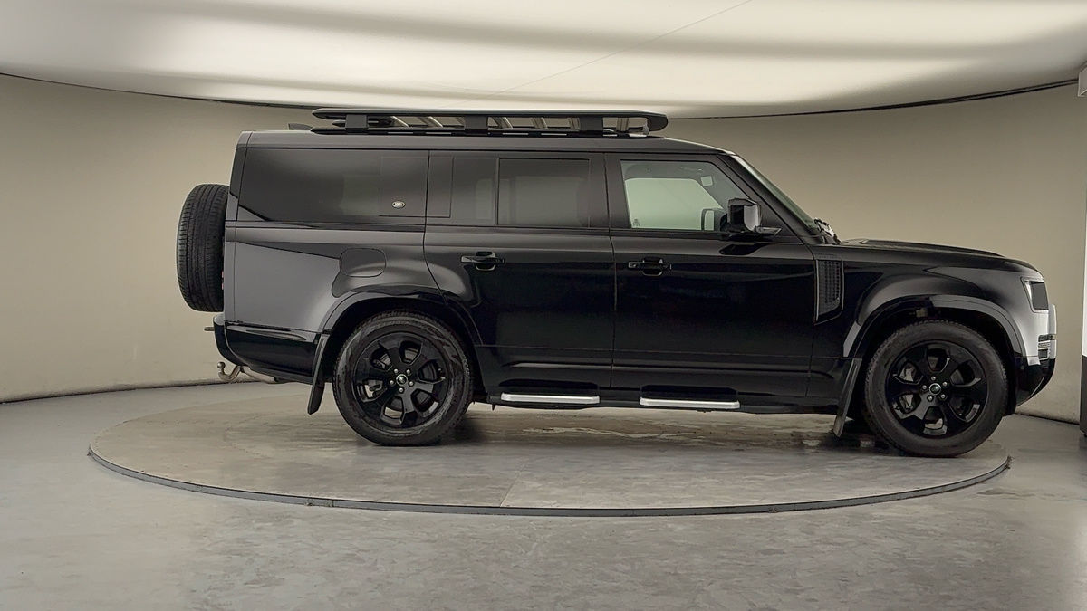 Used Land Rover Defender 130 2023 for sale - 78018077: Photo 16