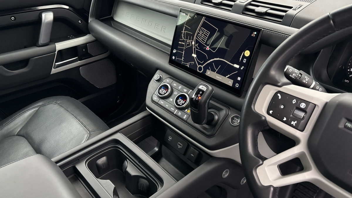 Used Land Rover Defender 130 2023 for sale - 78018077: Photo 18