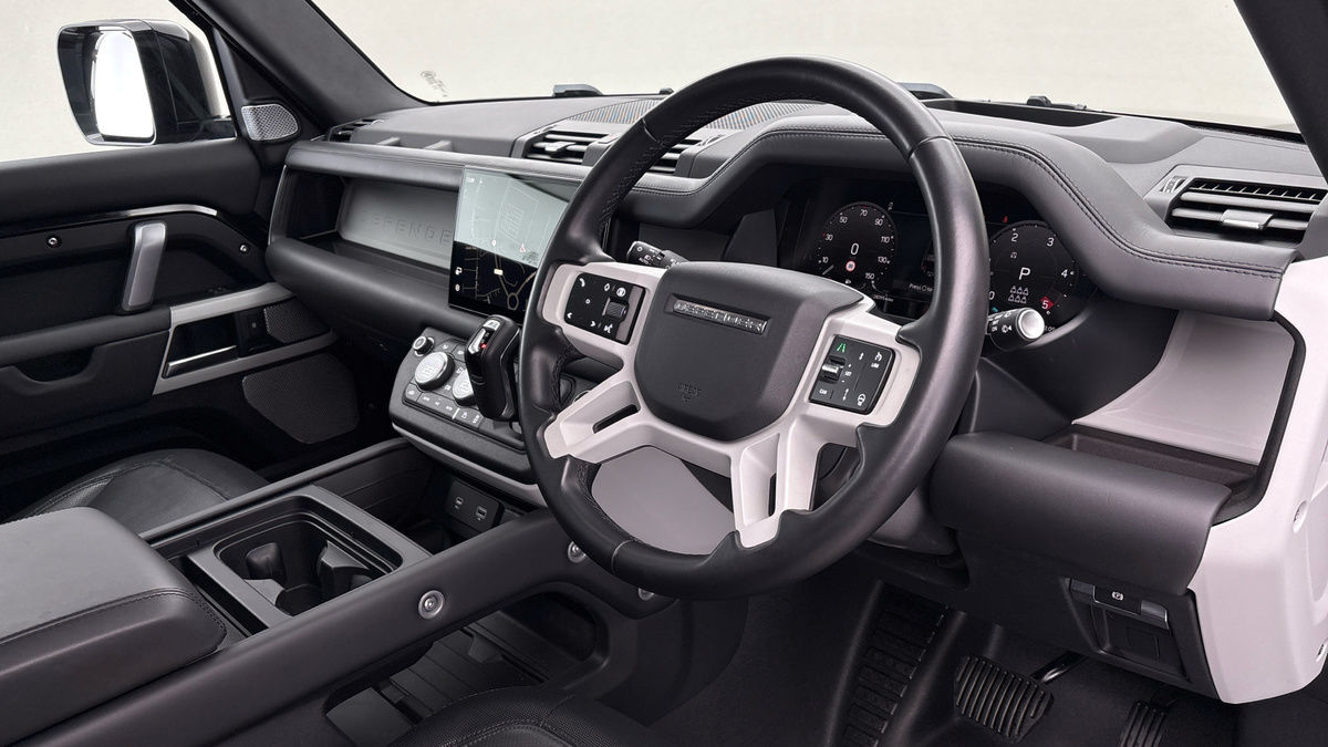 Used Land Rover Defender 130 2023 for sale - 78018077: Photo 5