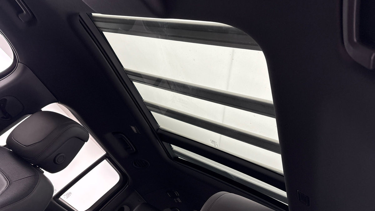 Used Land Rover Defender 130 2023 for sale - 78018077: Photo 6