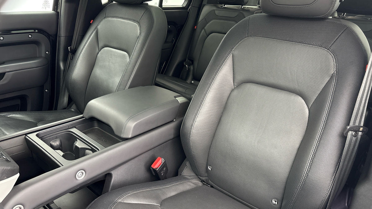 Used Land Rover Defender 130 2023 for sale - 78018077: Photo 7