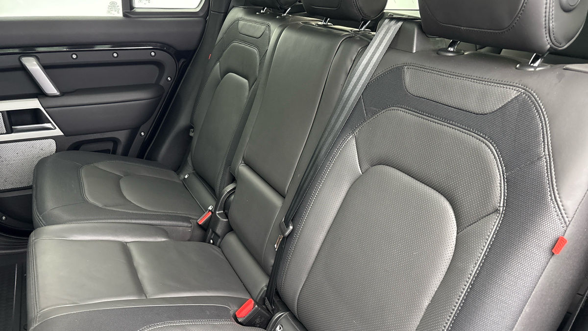 Used Land Rover Defender 130 2023 for sale - 78018077: Photo 8