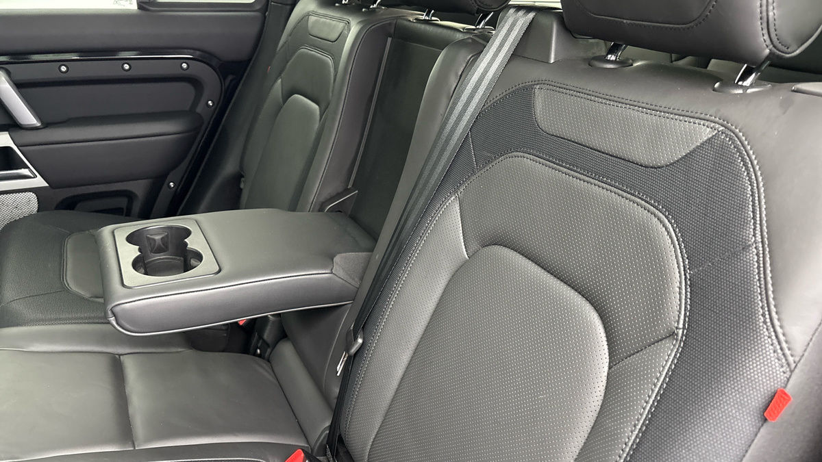 Used Land Rover Defender 130 2023 for sale - 78018077: Photo 9