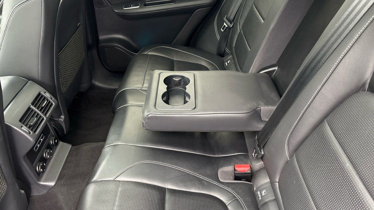 Used Jaguar F-Pace 2019 for sale - 77423139: Photo 9