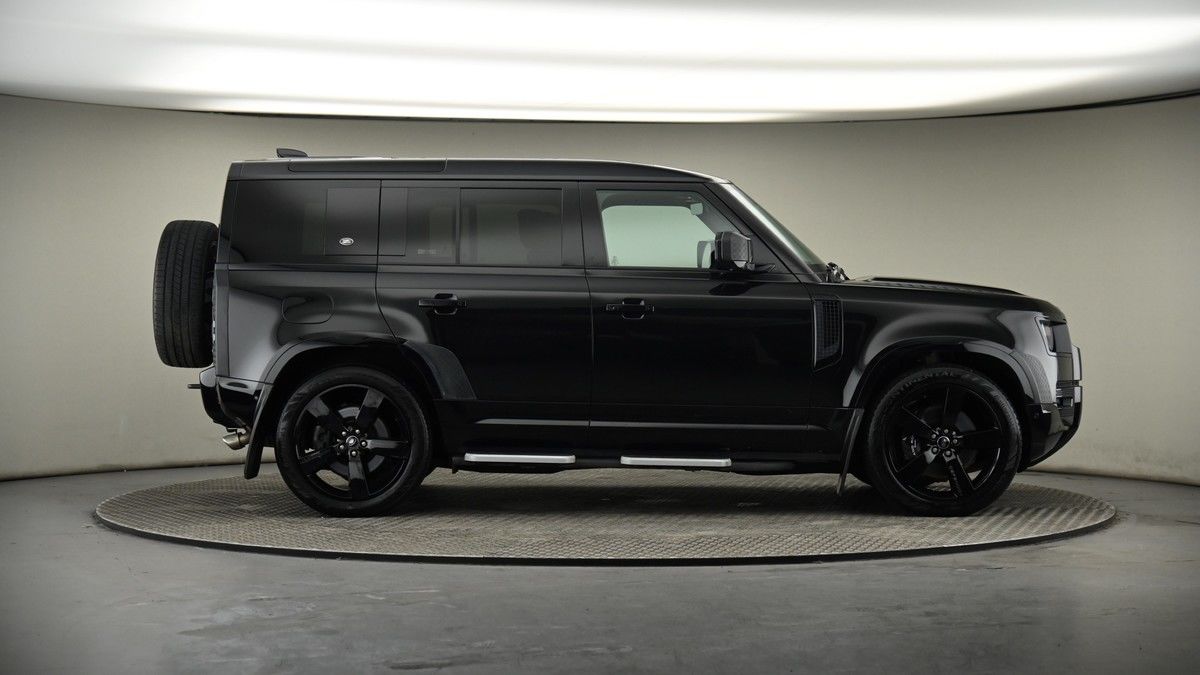 Used Land Rover Defender 110 2022 for sale - 74107142: Photo 40