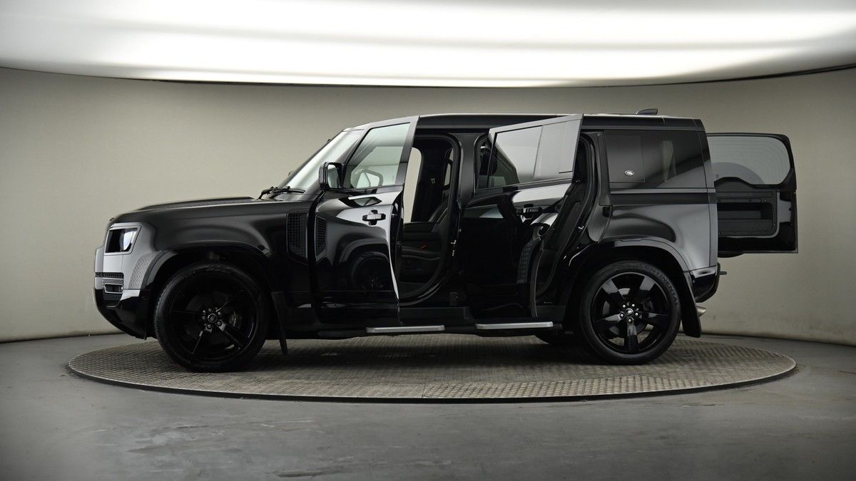 Used Land Rover Defender 110 2022 for sale - 74107142: Photo 64