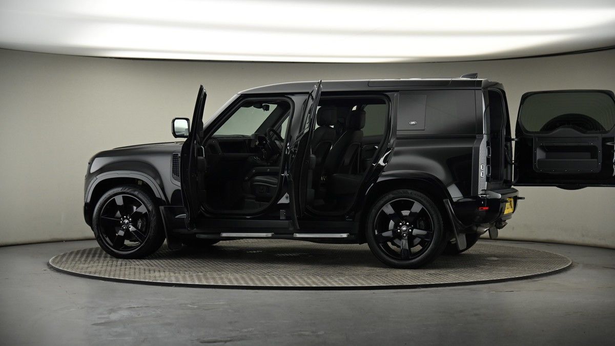 Used Land Rover Defender 110 2022 for sale - 74107142: Photo 68