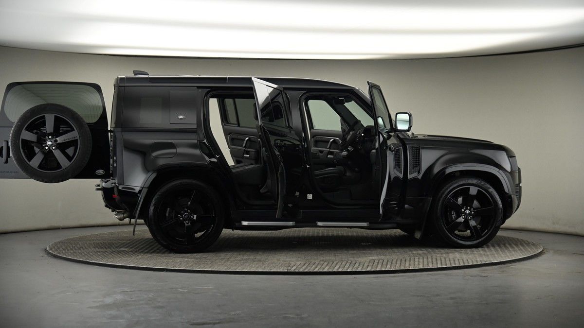 Used Land Rover Defender 110 2022 for sale - 74107142: Photo 82