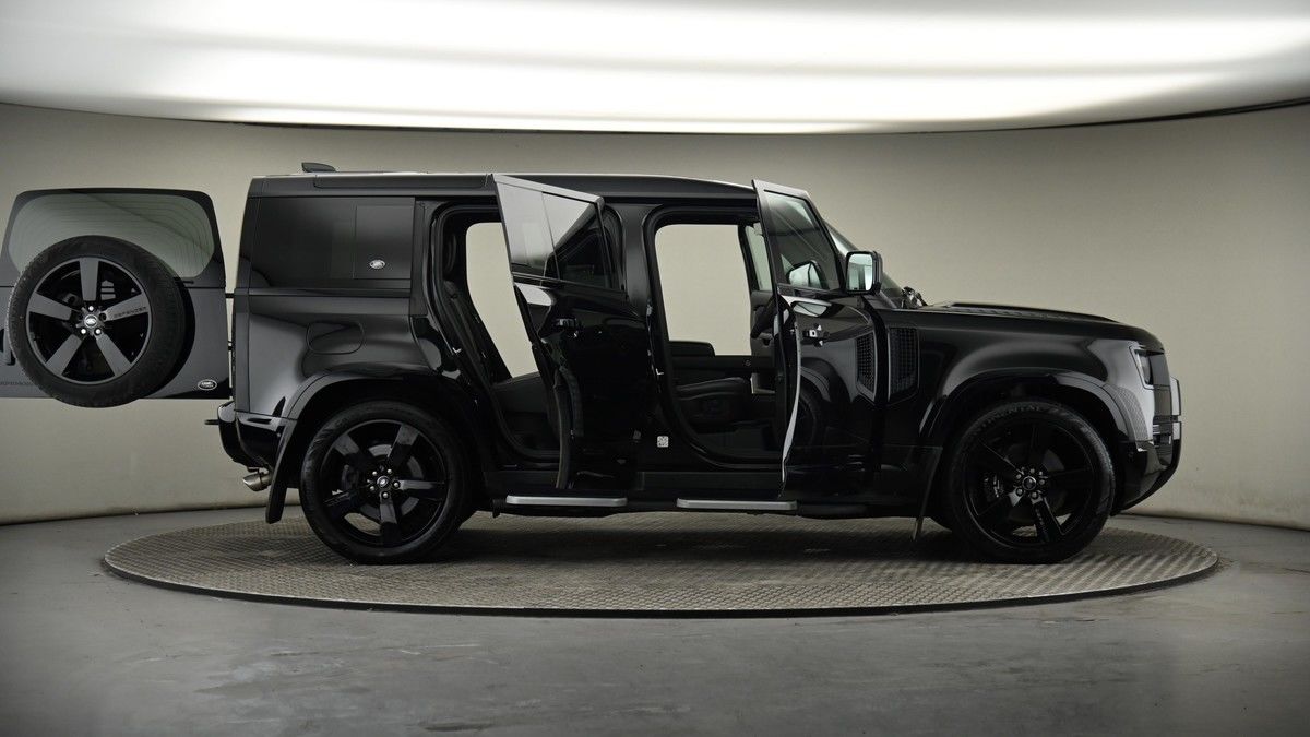 Used Land Rover Defender 110 2022 for sale - 74107142: Photo 84