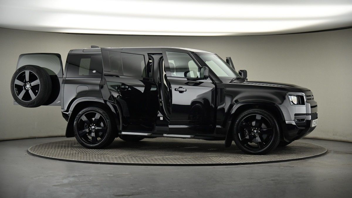 Used Land Rover Defender 110 2022 for sale - 74107142: Photo 85