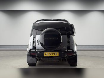 Used Land Rover Defender 110 2022 for sale - 78331542: Photo