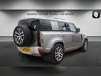 Used Land Rover Defender 110 2022 for sale - 78888182: Photo