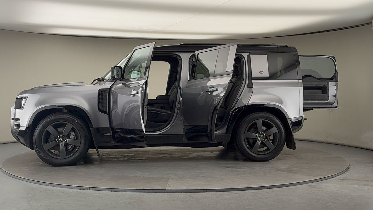 Used Land Rover Defender 110 2023 for sale - 77303332: Photo 47