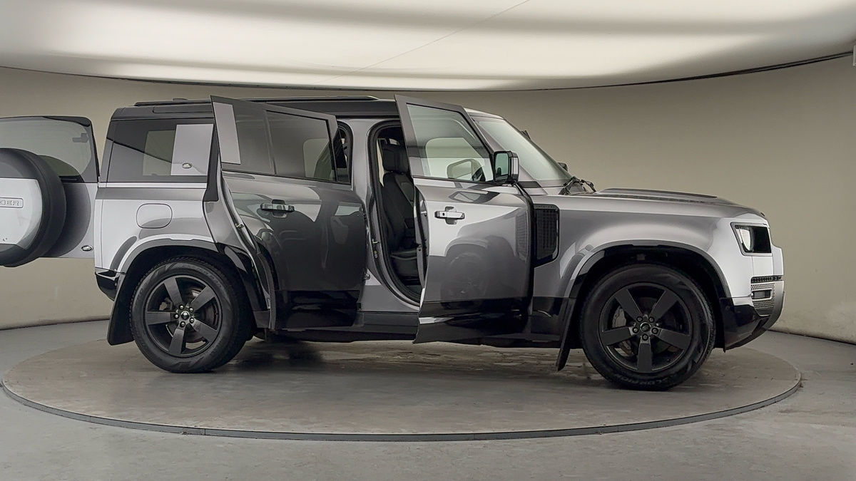 Used Land Rover Defender 110 2023 for sale - 77303332: Photo 55