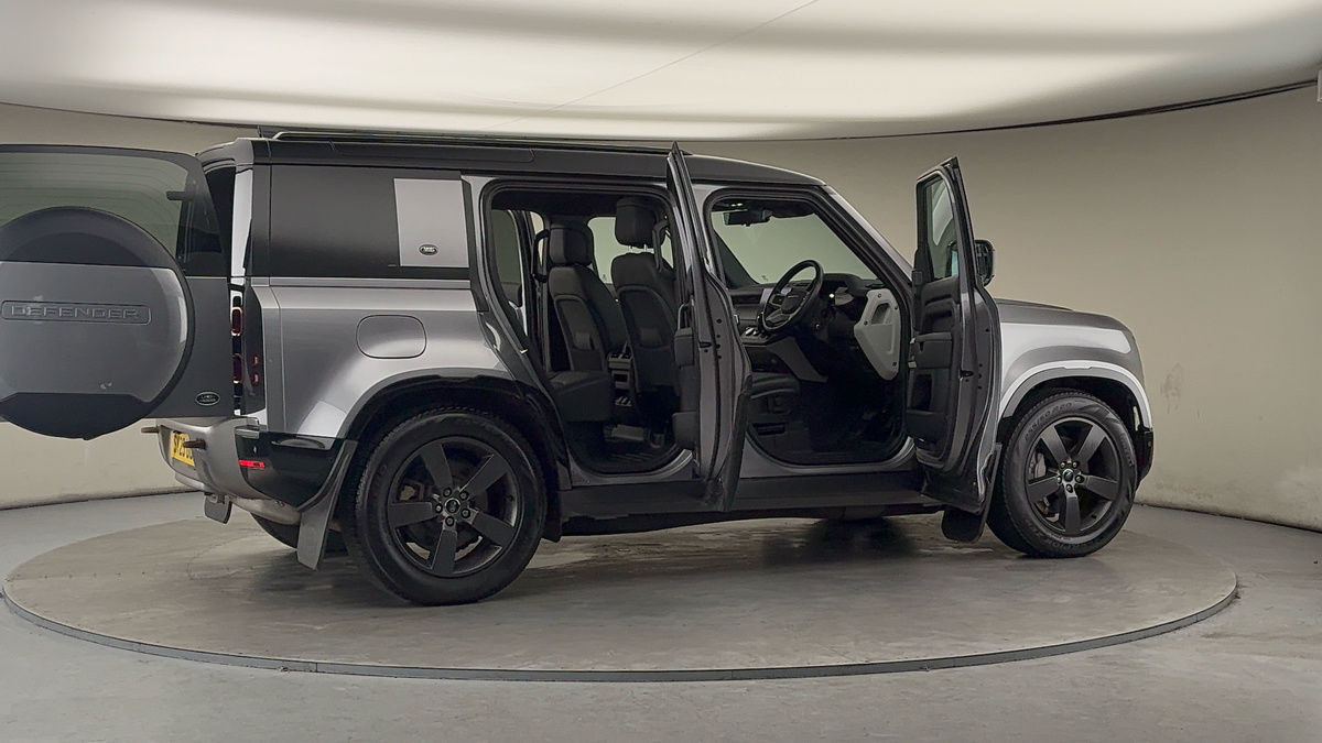 Used Land Rover Defender 110 2023 for sale - 77303332: Photo 57