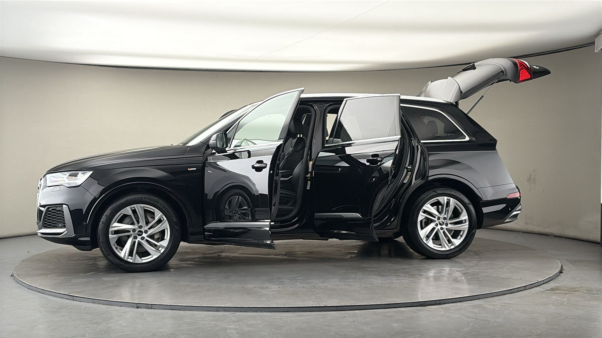 Used Audi Q7 2022 for sale - 77821833: Photo 48