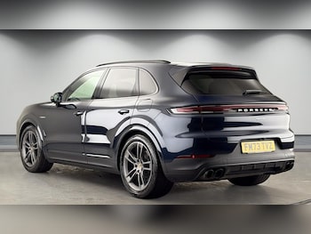 Used Porsche Cayenne 2024 for sale - 78345385: Photo