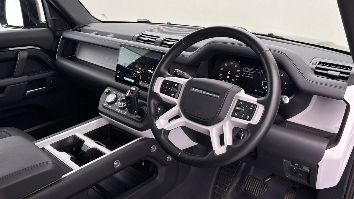 Used Land Rover Defender 110 2024 for sale - 76334539: Photo 10