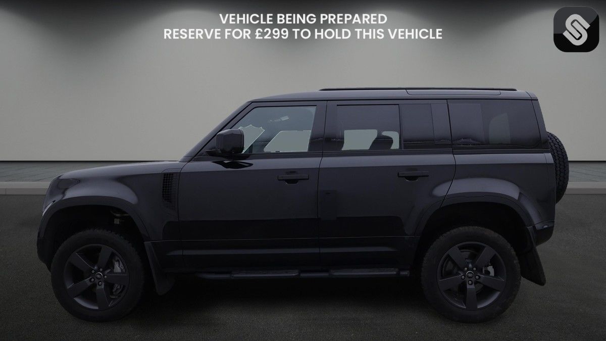 Used Land Rover Defender 110 2024 for sale - 76334539: Photo 11