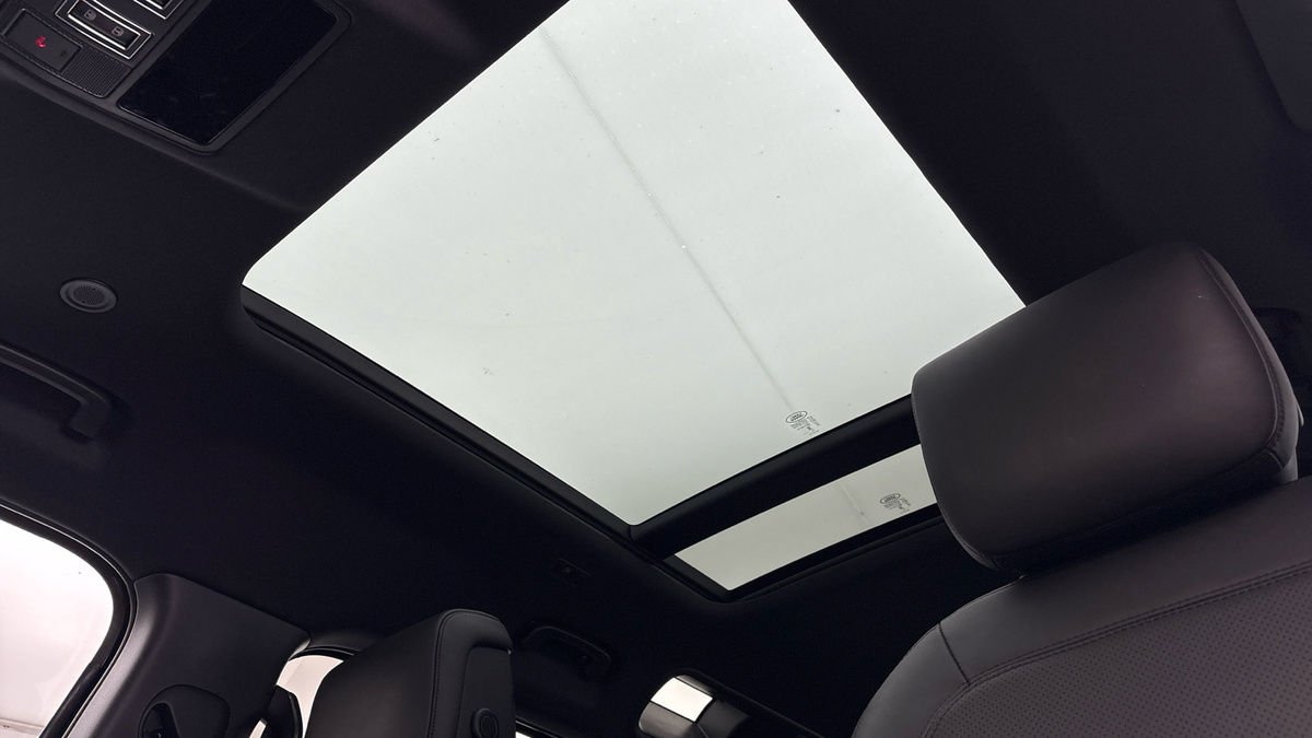 Used Land Rover Defender 110 2024 for sale - 76334539: Photo 12