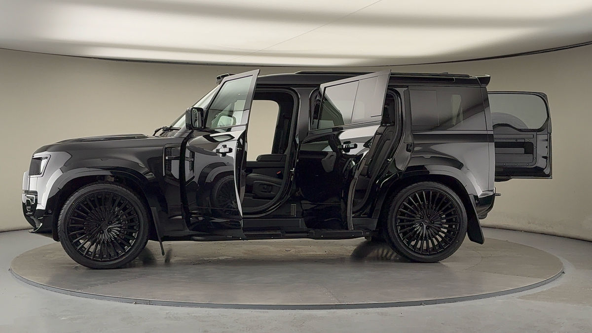 Used Land Rover Defender 110 2024 for sale - 76334539: Photo 57