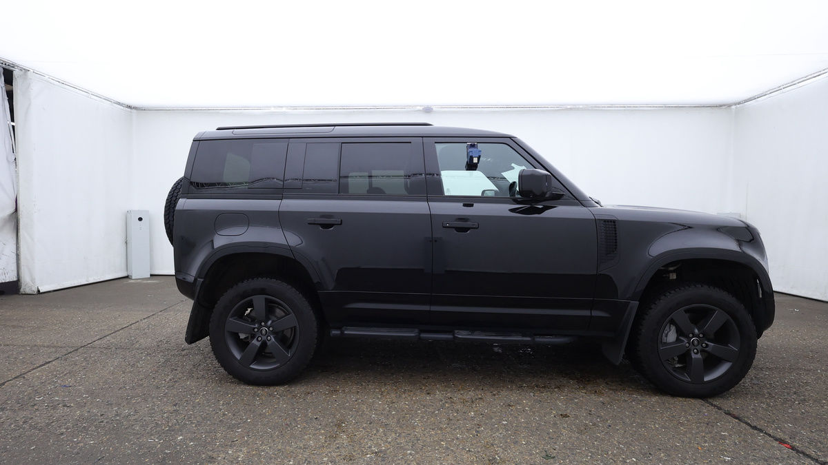 Used Land Rover Defender 110 2024 for sale - 76334539: Photo 9