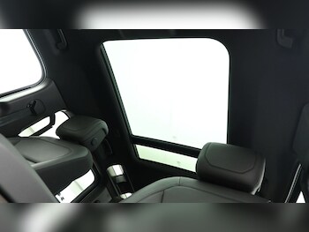 Used Land Rover Defender 130 2024 for sale - 75445342: Photo