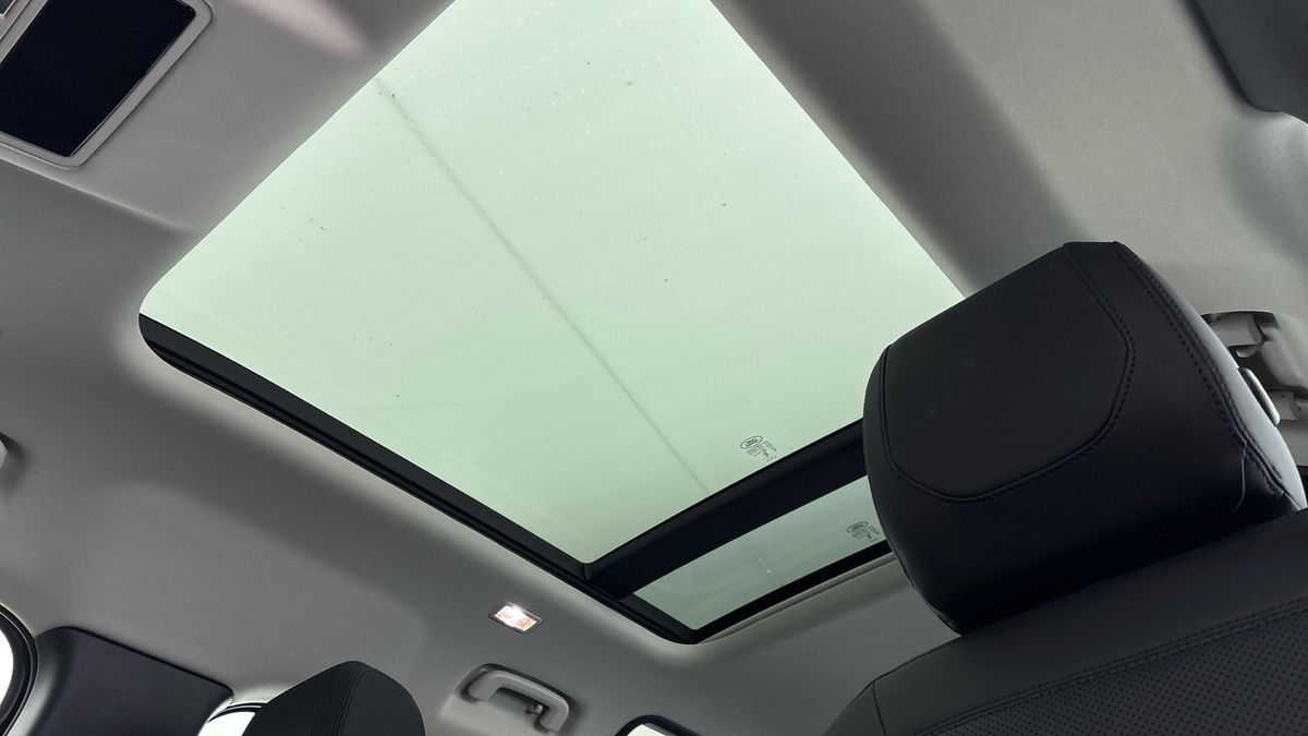 Used Land Rover Defender 2023 for sale - 77118324: Photo 11